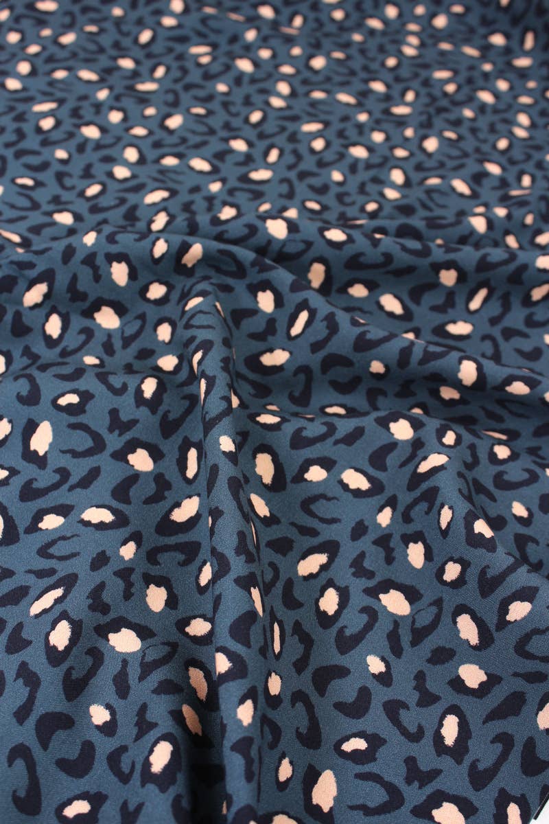 Bagheera Viskose Stoff in Blau