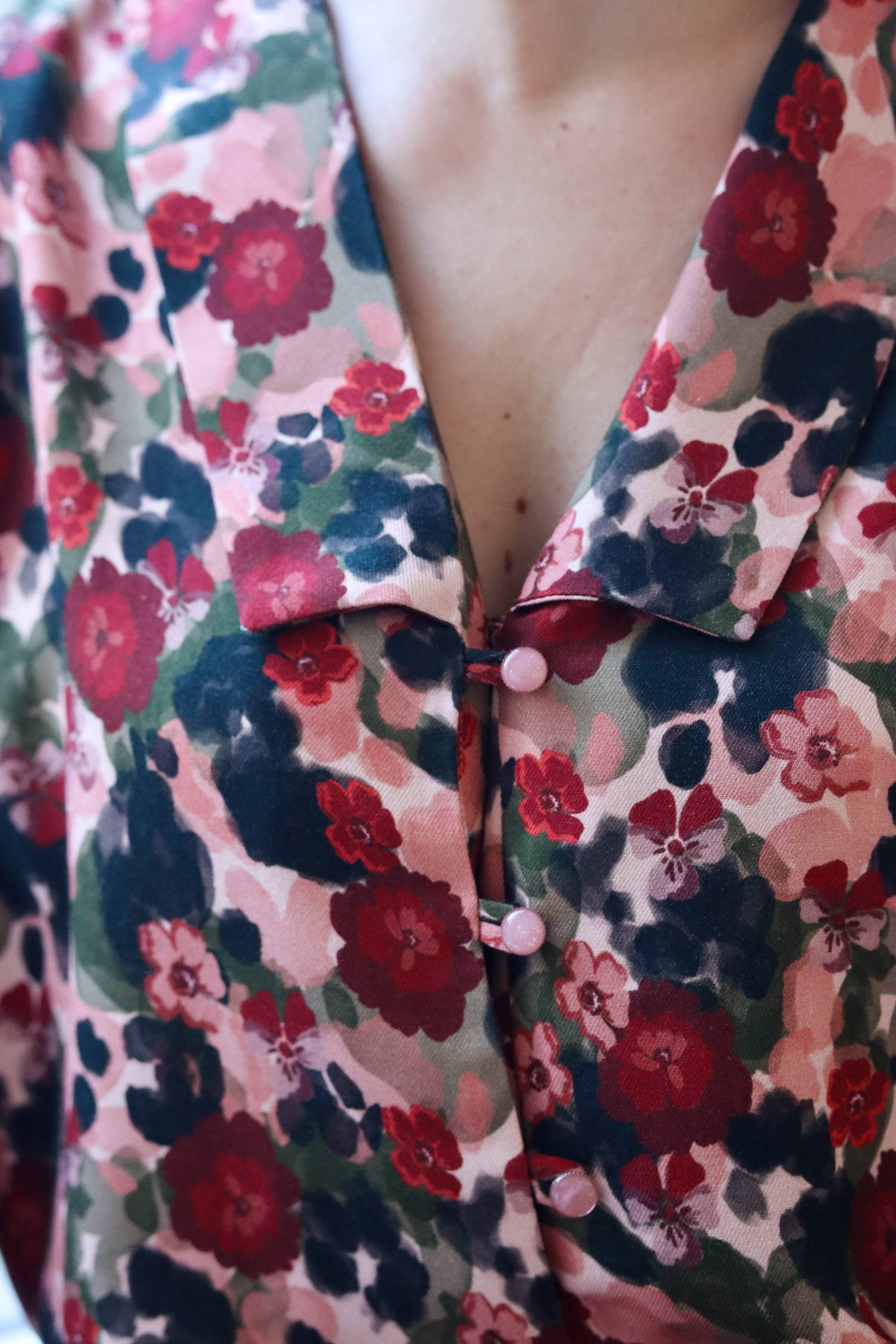 Flower Drips Twill aus Viskose